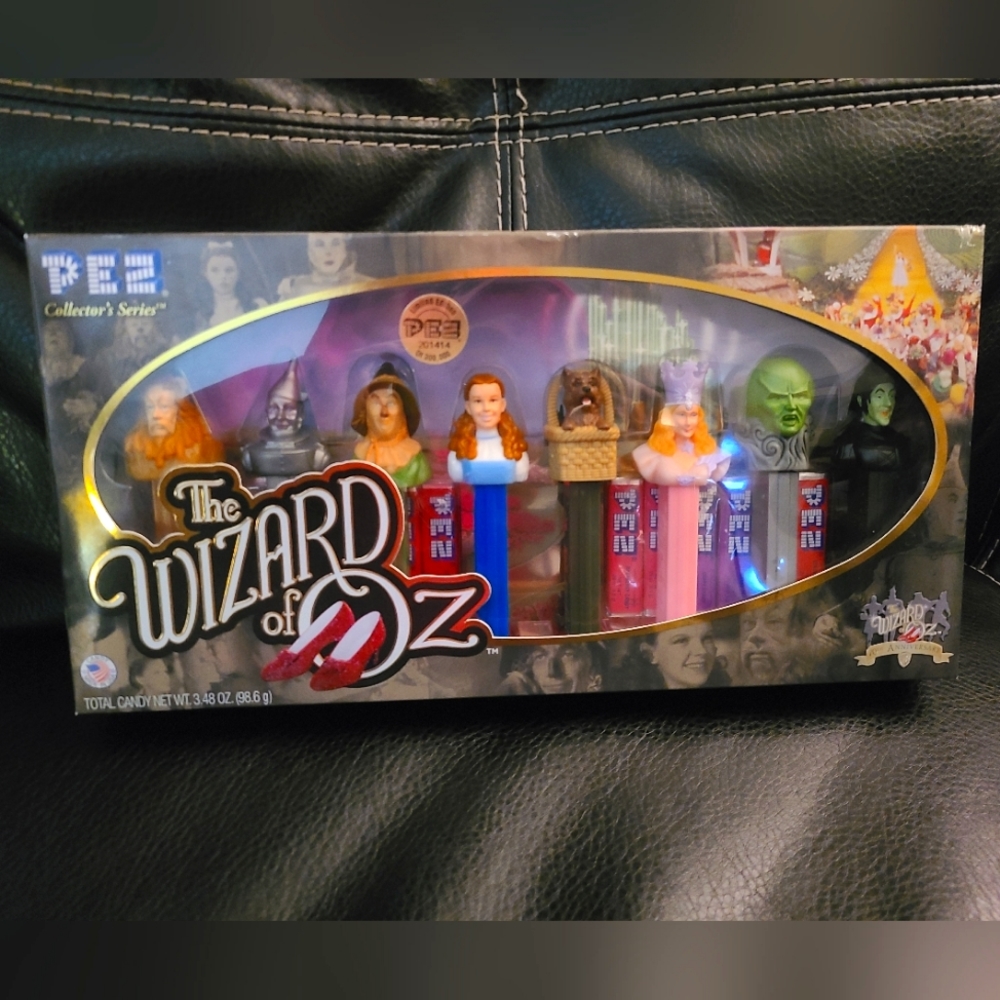 Collectors edition Wizard of Oz pez dispensers